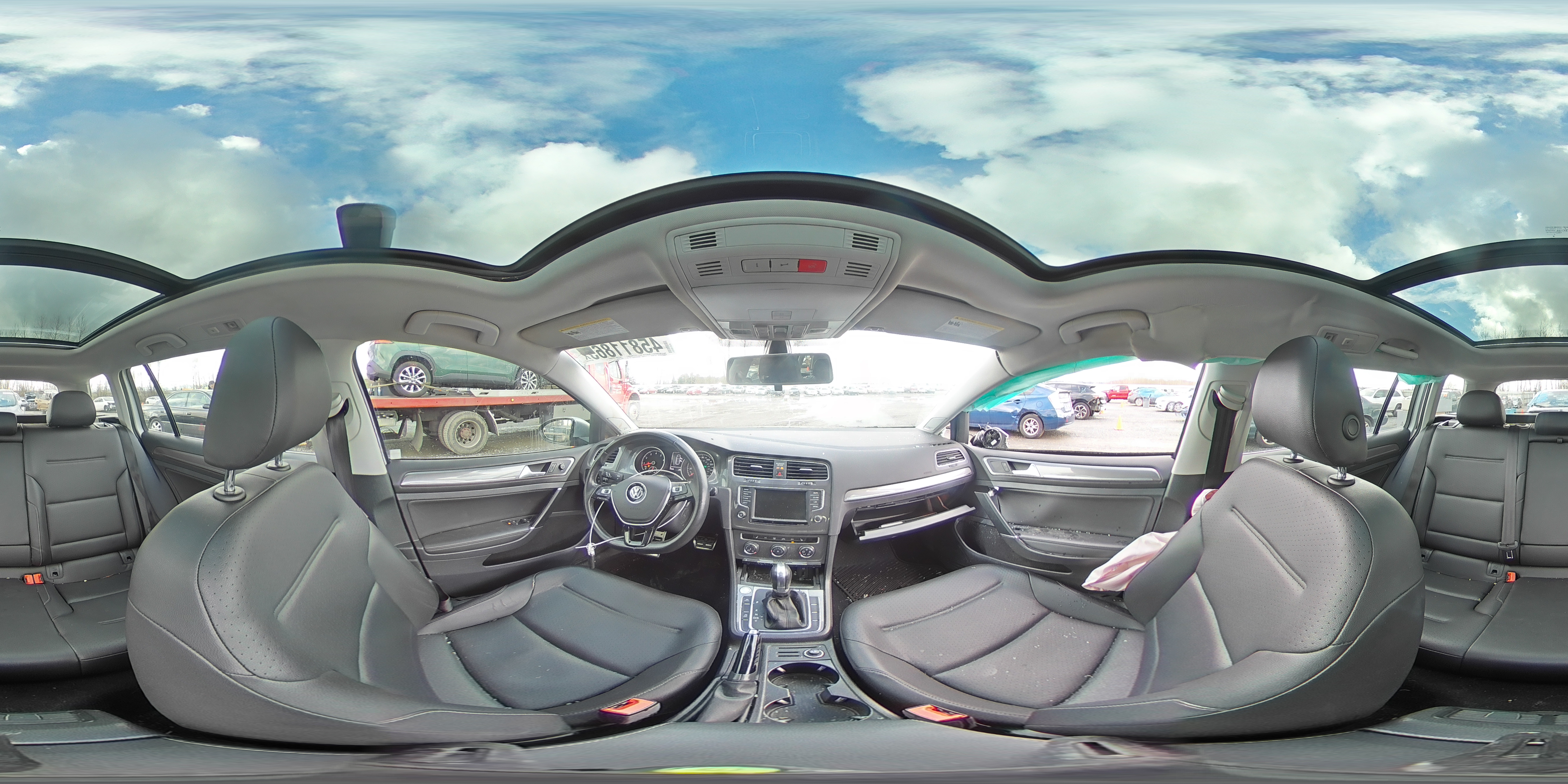 2017 Volkswagen Golf - Image 14