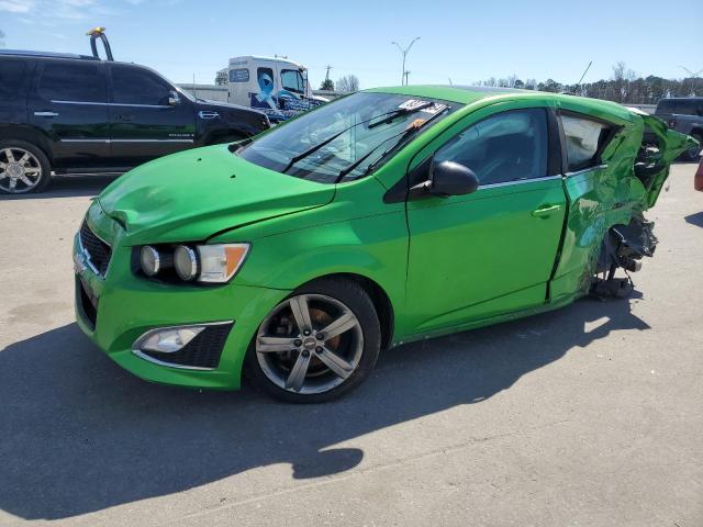 Hatchbacks CHEVROLET SONIC 2015 Zielony