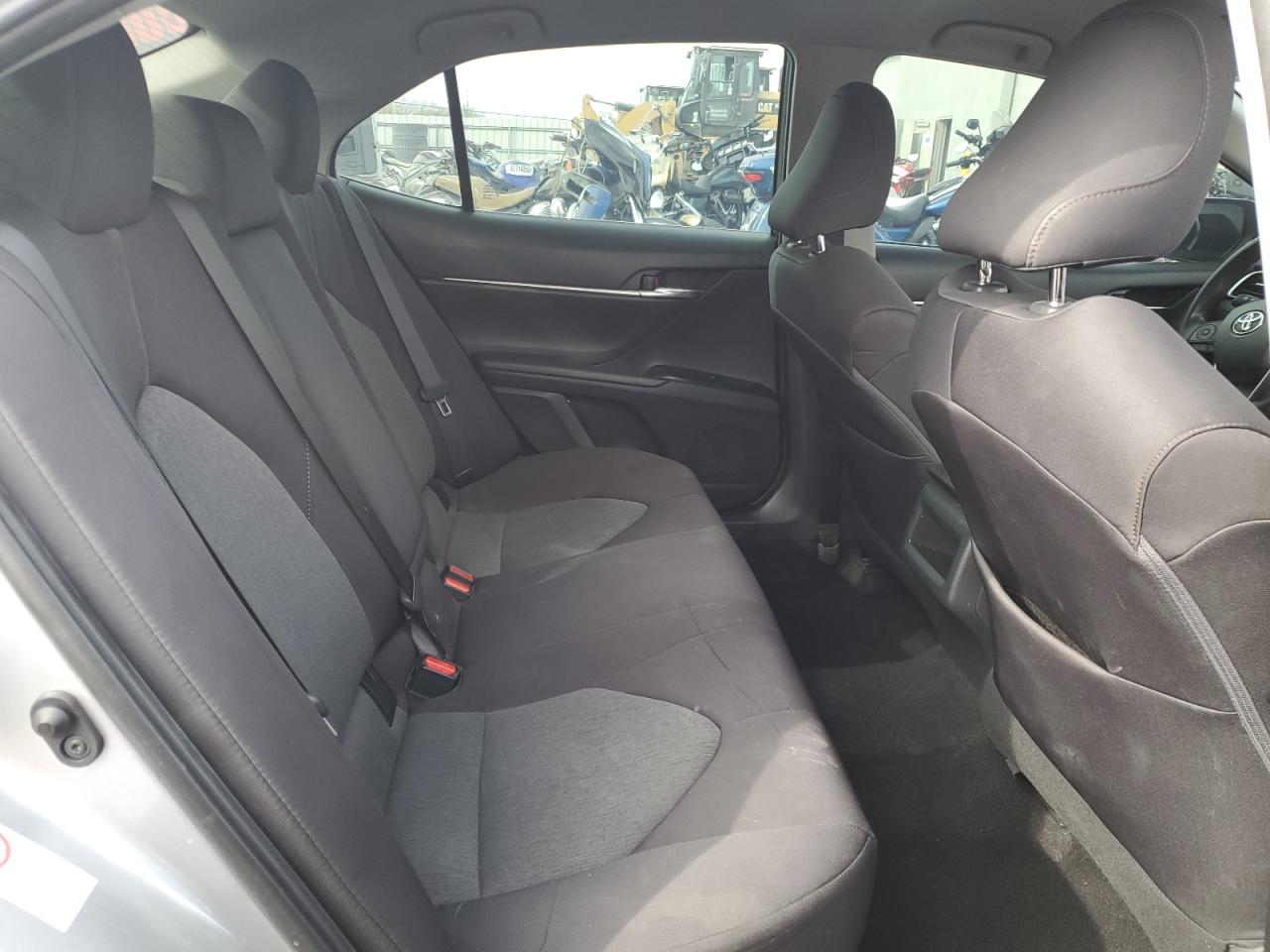 2018 Toyota Camry - Image 10