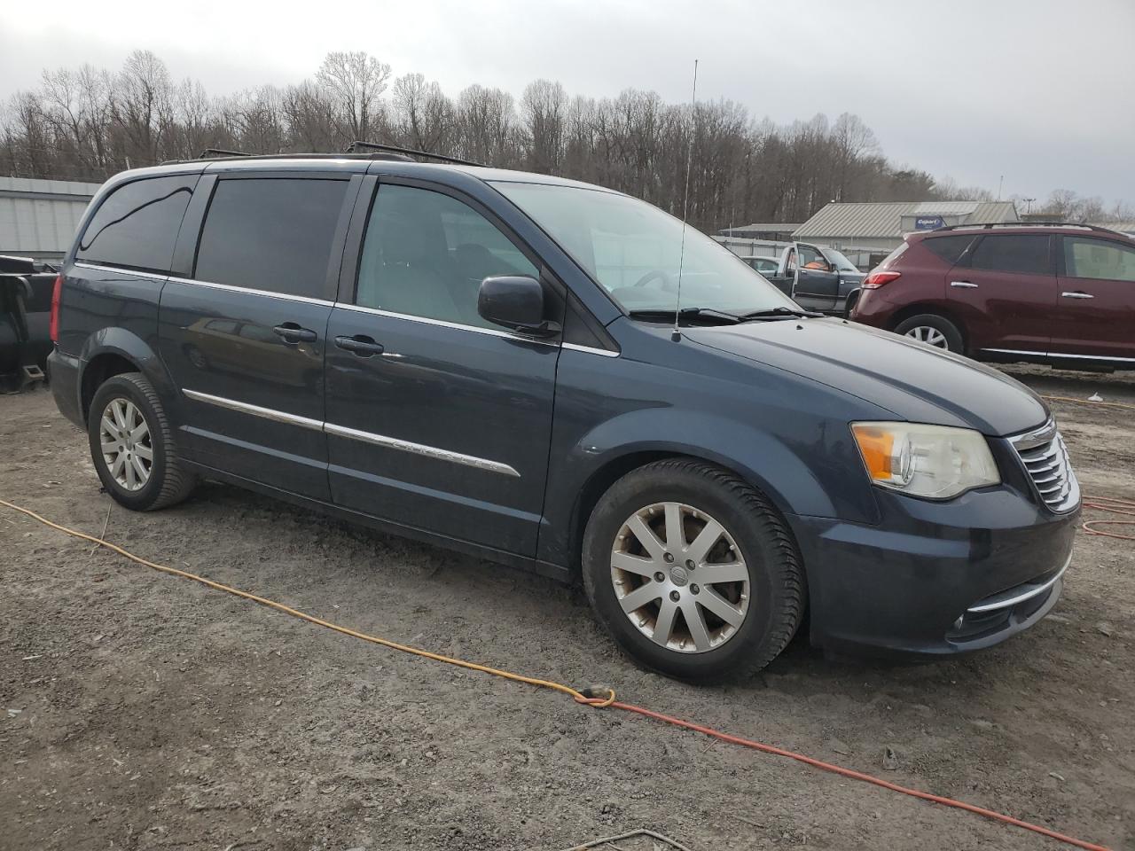 2014 Chrysler Town & Country - Image 4