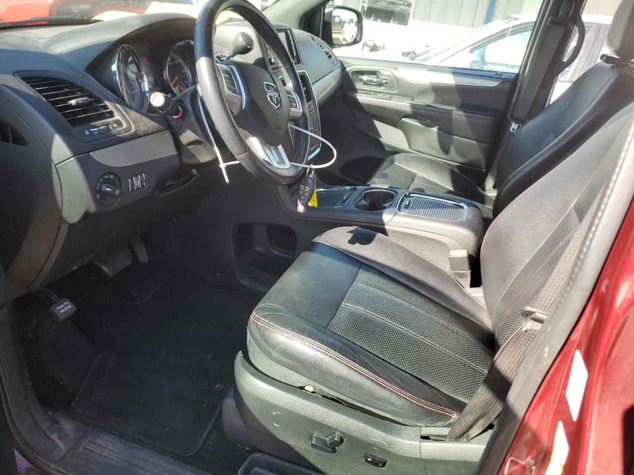 2019 Dodge Caravan - Image 7