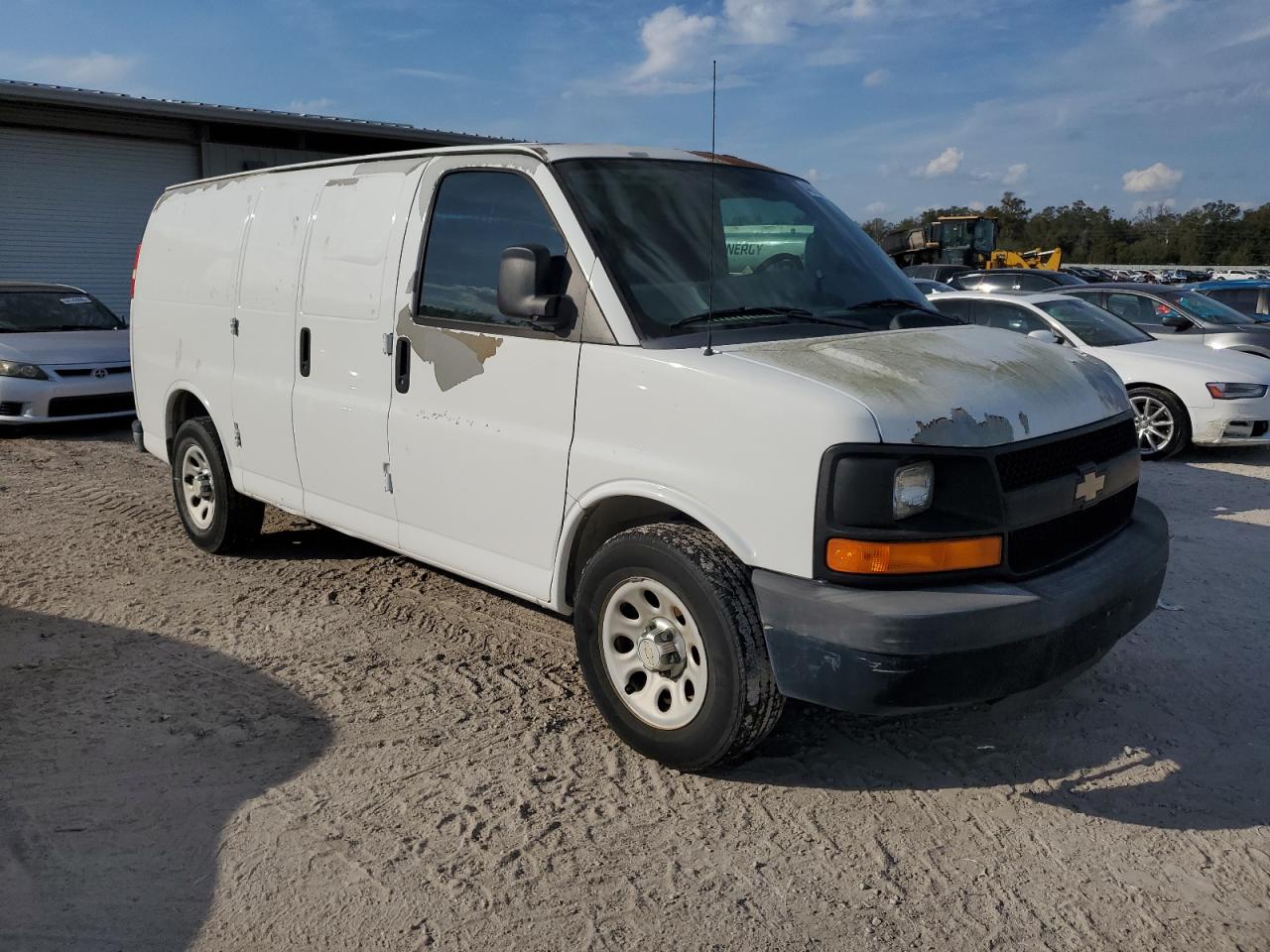 2012 Chevrolet Express - Image 4
