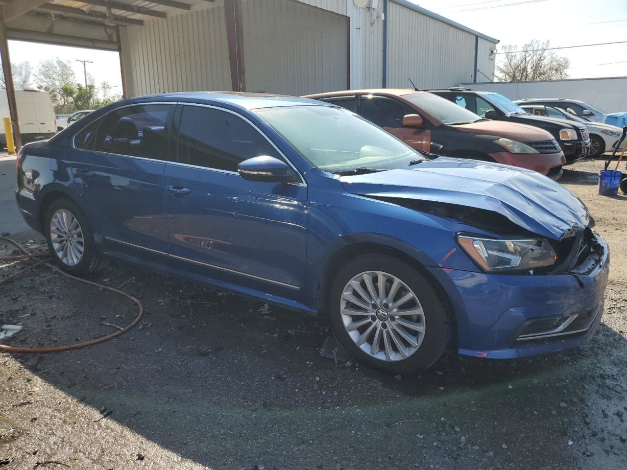 2017 Volkswagen Passat - Image 4