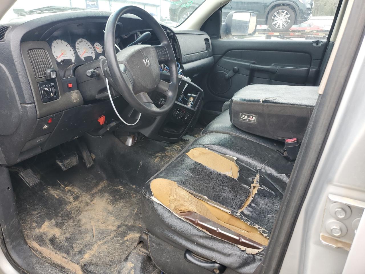 2004 Dodge RAM - Image 7