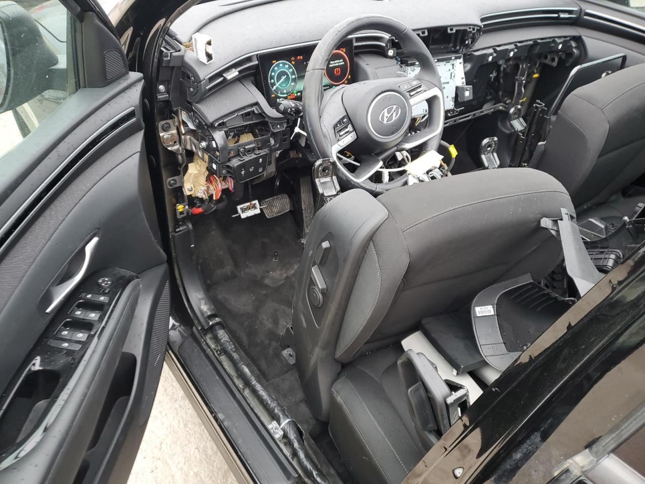 2022 Hyundai Tucson - Image 8