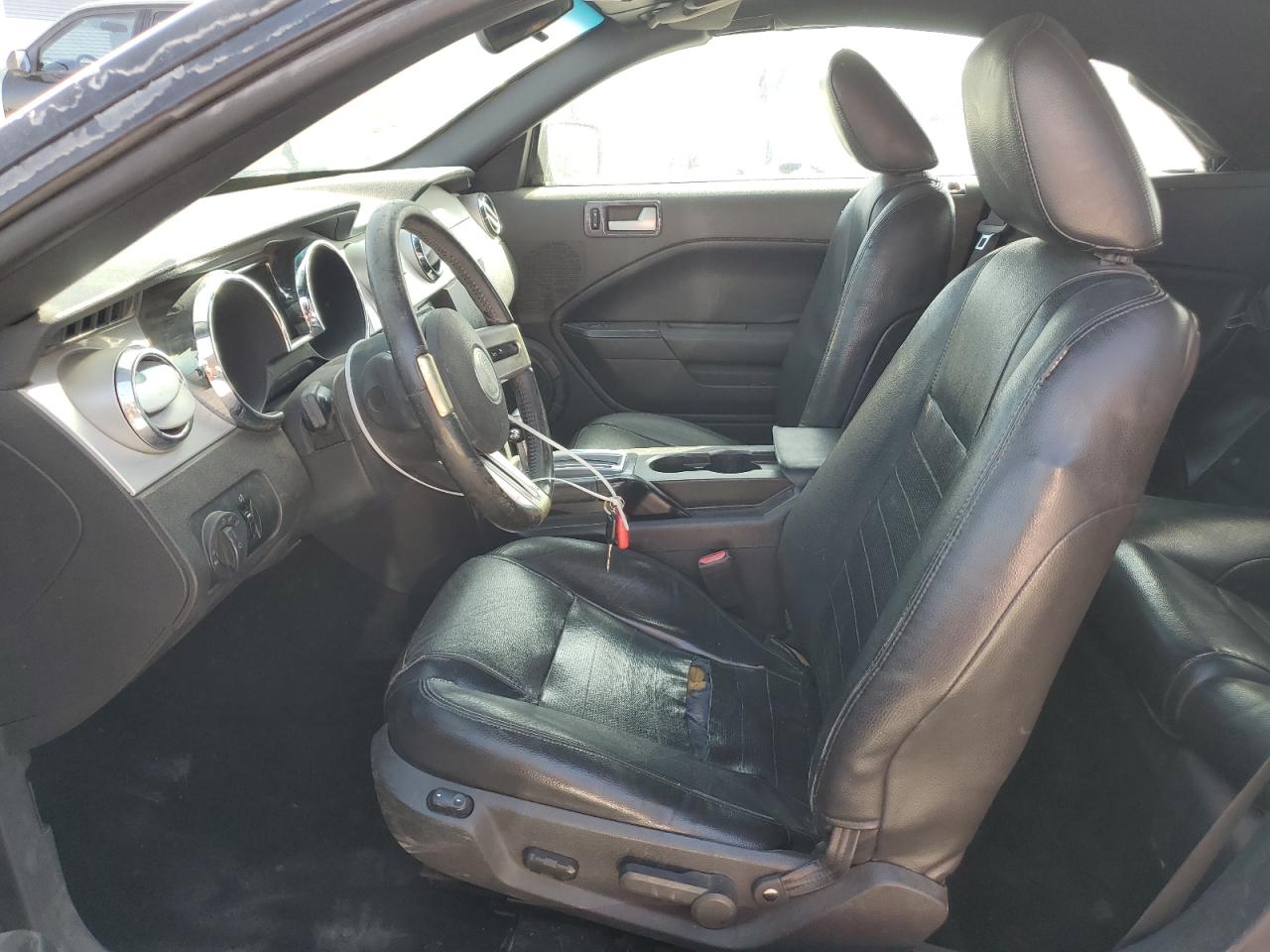 2005 Ford Mustang - Image 7