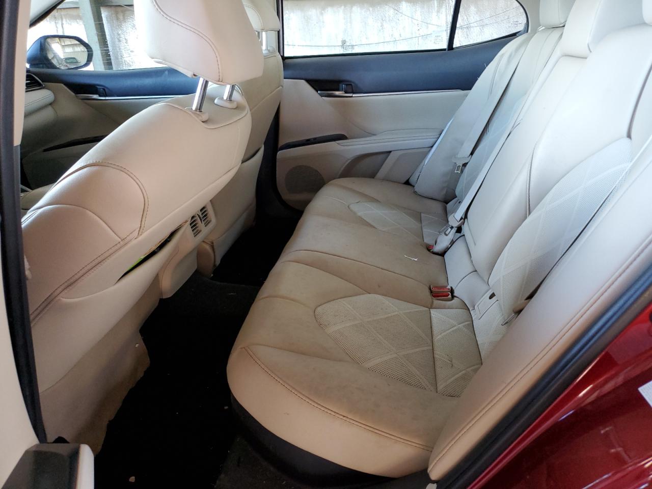 2019 Toyota Camry - Image 10