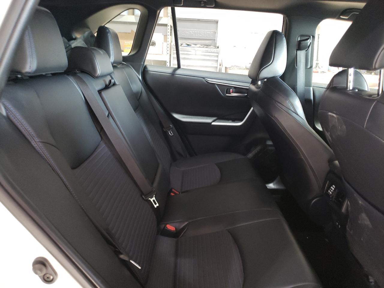 2020 Toyota RAV 4 - Image 11