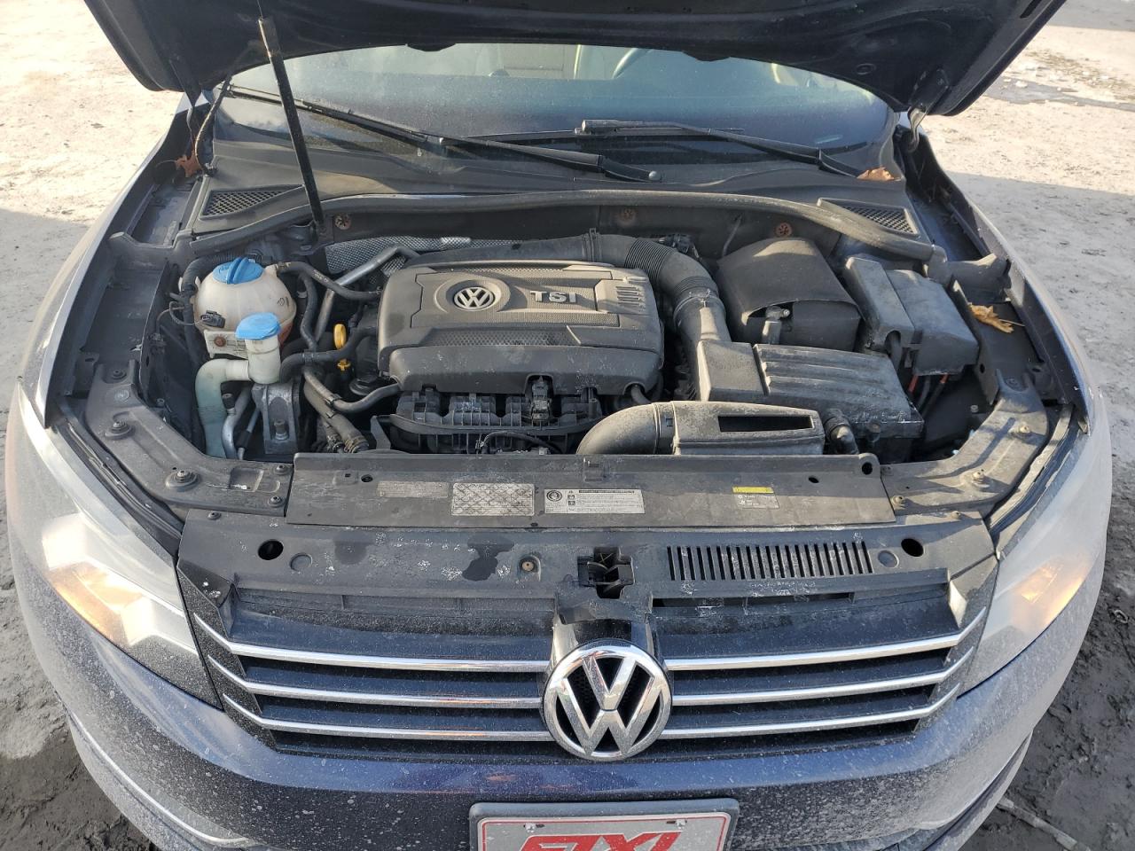 2015 Volkswagen Passat - Image 11
