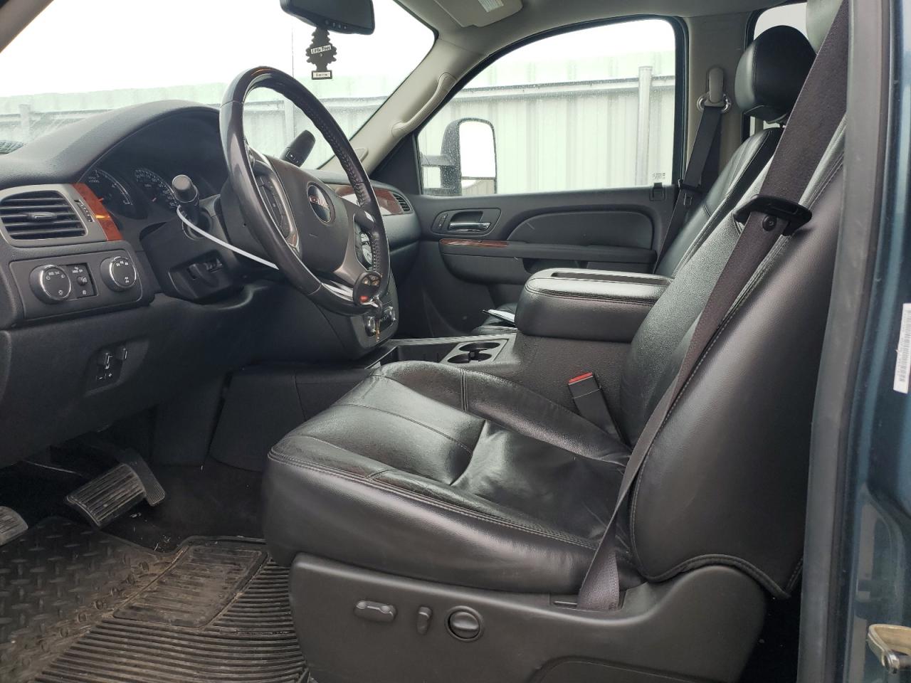 2011 GMC Sierra - Image 7
