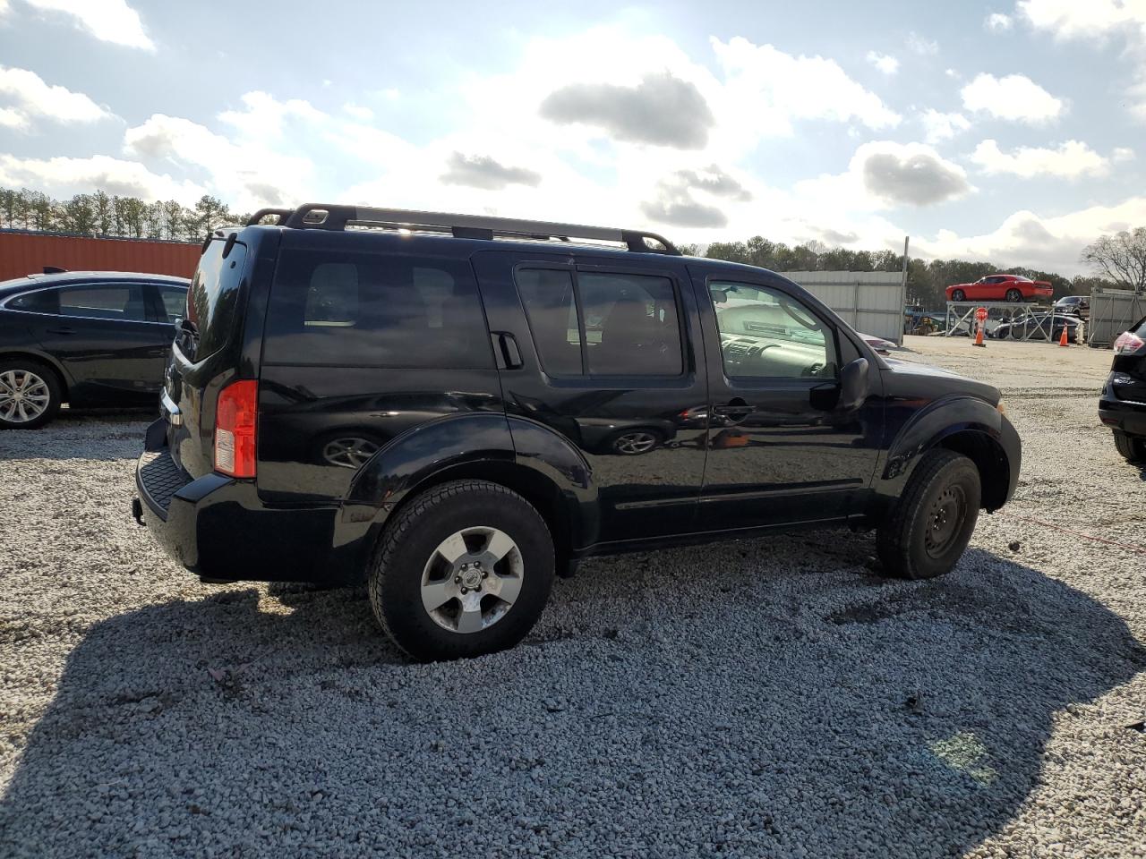 2012 Nissan Pathfinder - Image 3