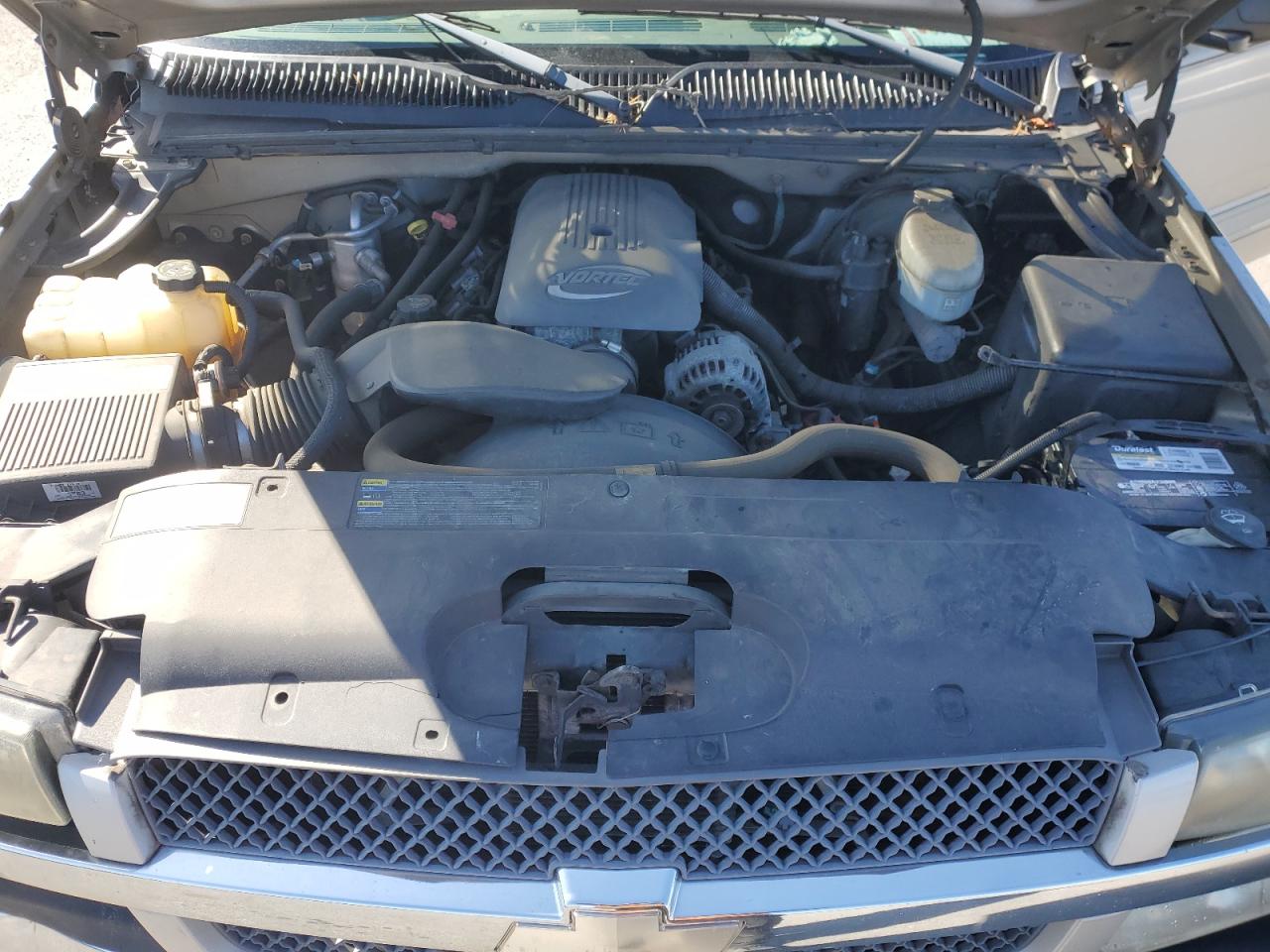2004 Chevrolet Silverado - Image 11