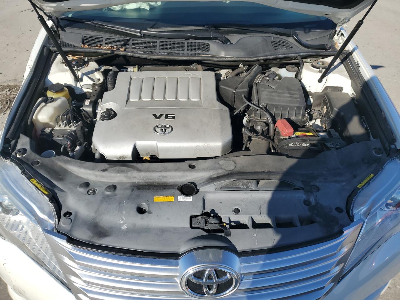 2012 Toyota Avalon - Image 11