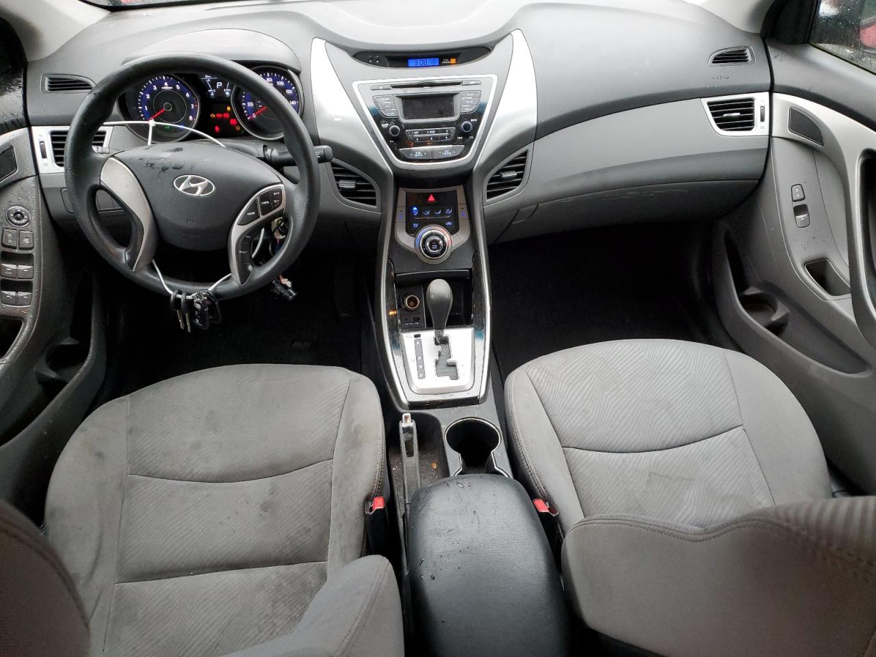 2013 Hyundai Elantra - Image 8