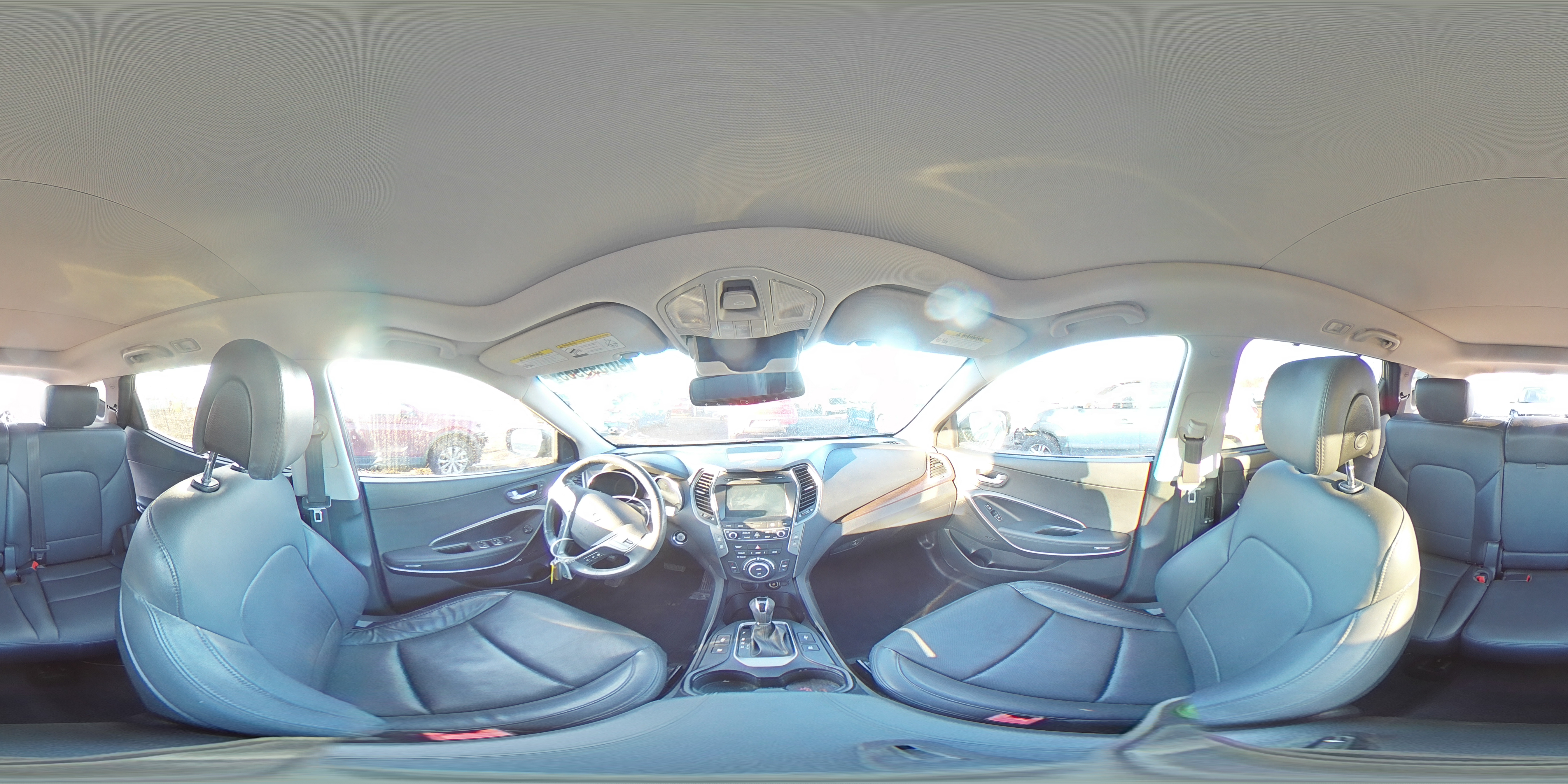 2017 Hyundai Santa Fe - Image 16