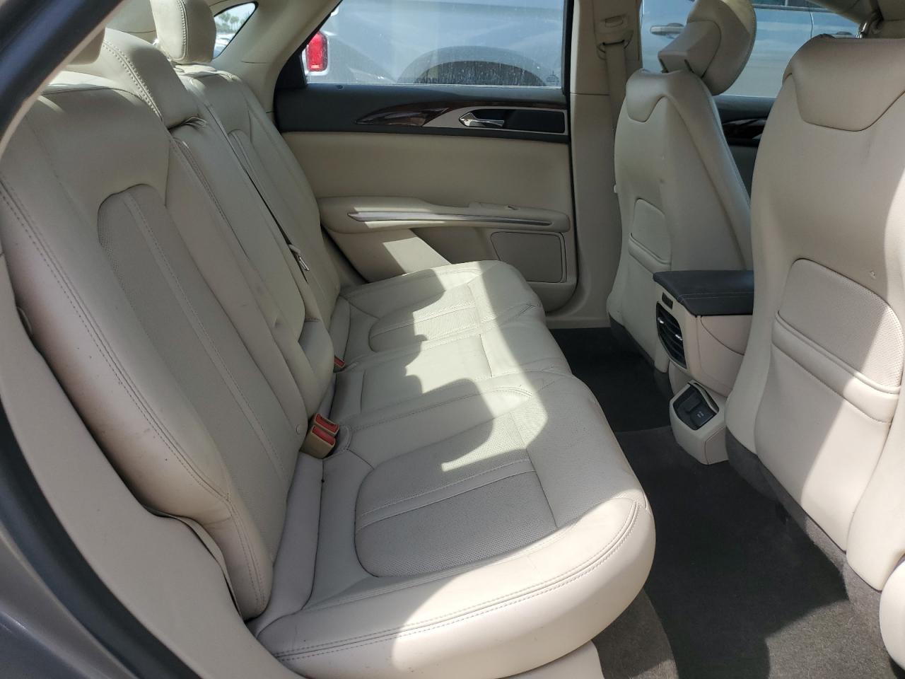 2016 Lincoln MKZ - Image 10
