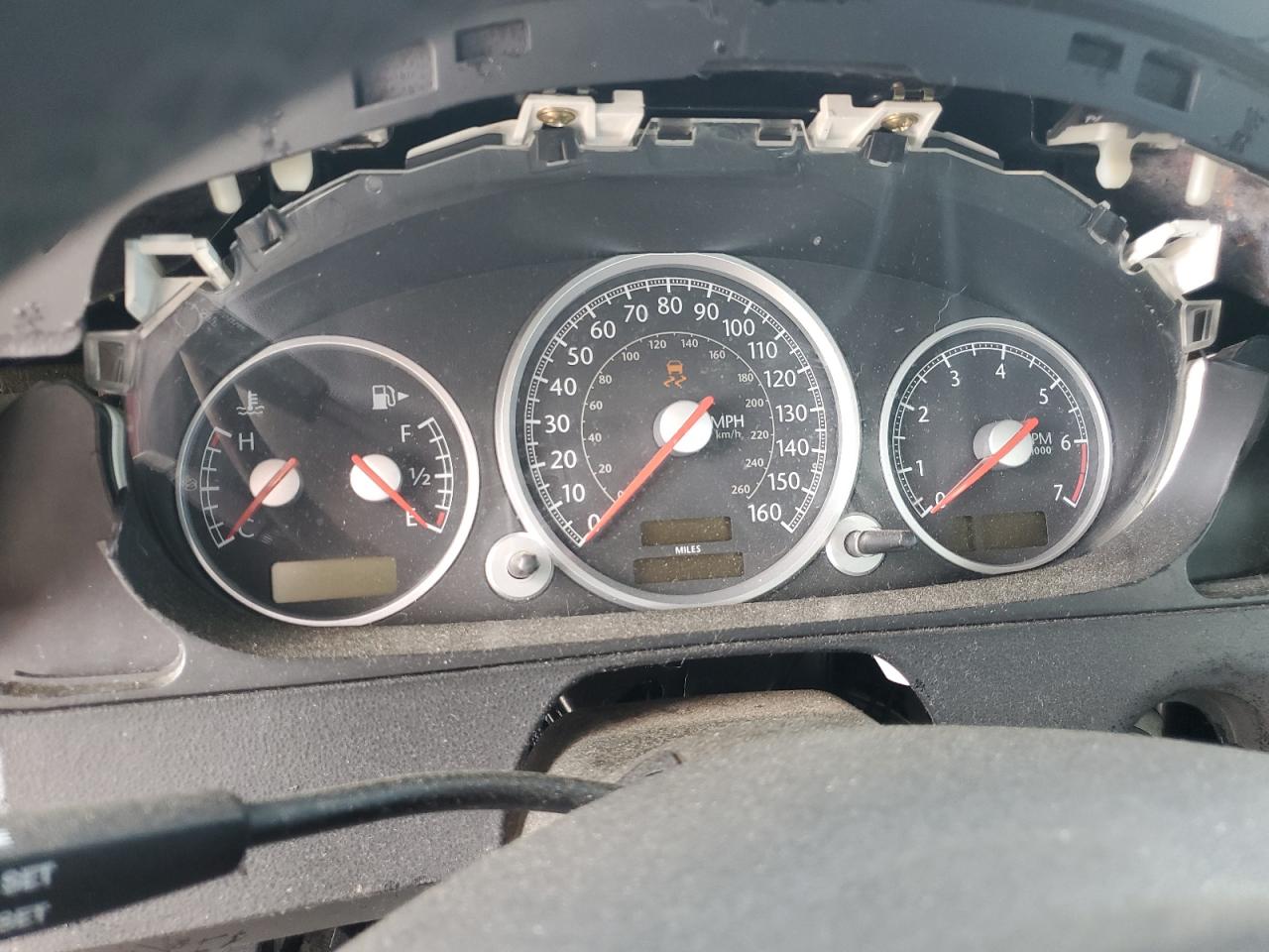 2004 Chrysler Crossfire - Image 9