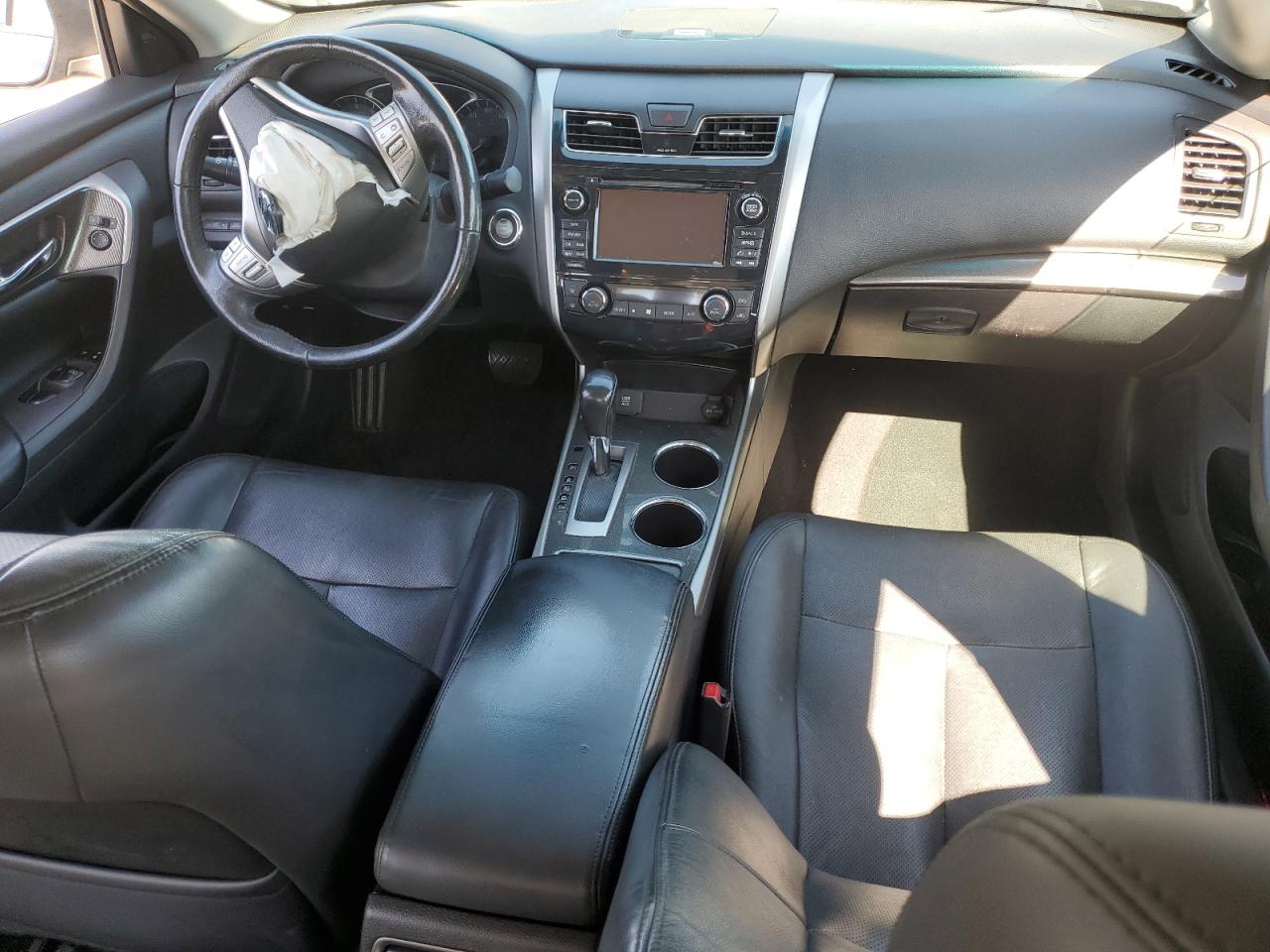 2015 Nissan Altima - Image 8