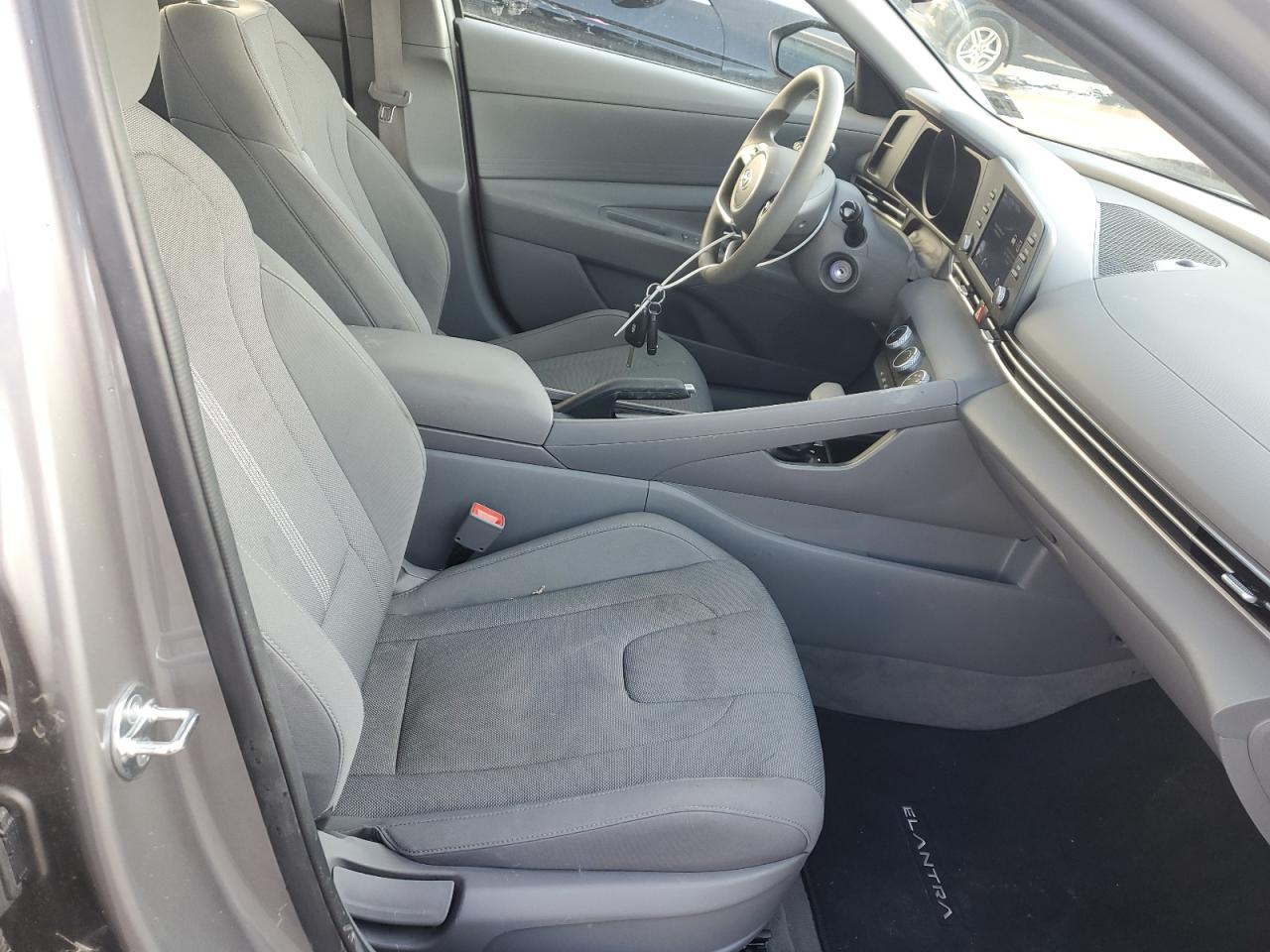 2023 Hyundai Elantra - Image 7