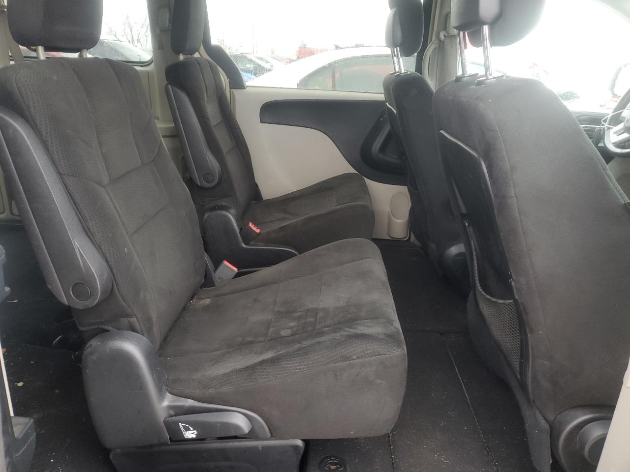 2011 Dodge Caravan - Image 11