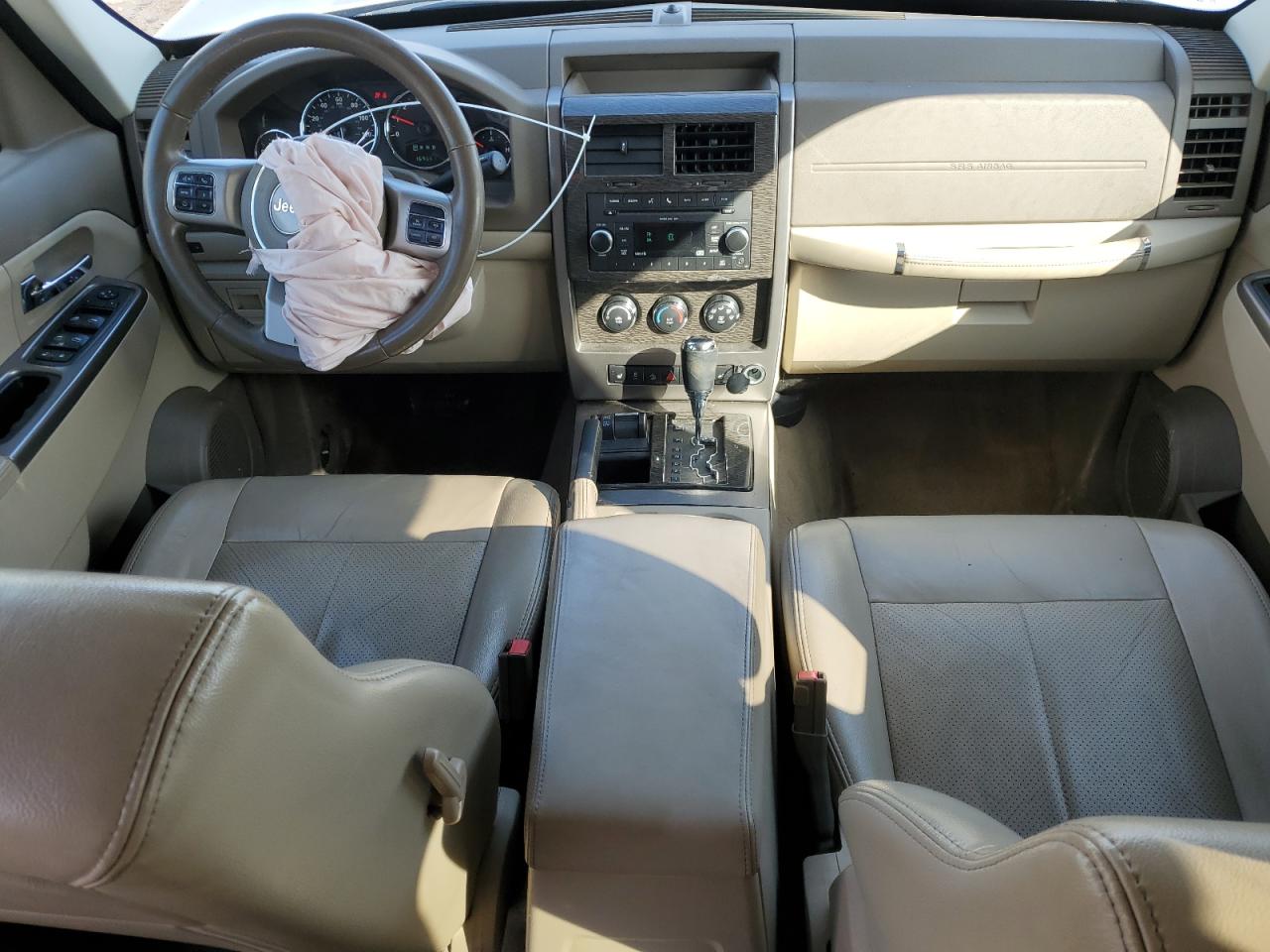 2011 Jeep Liberty (North America) - Image 8