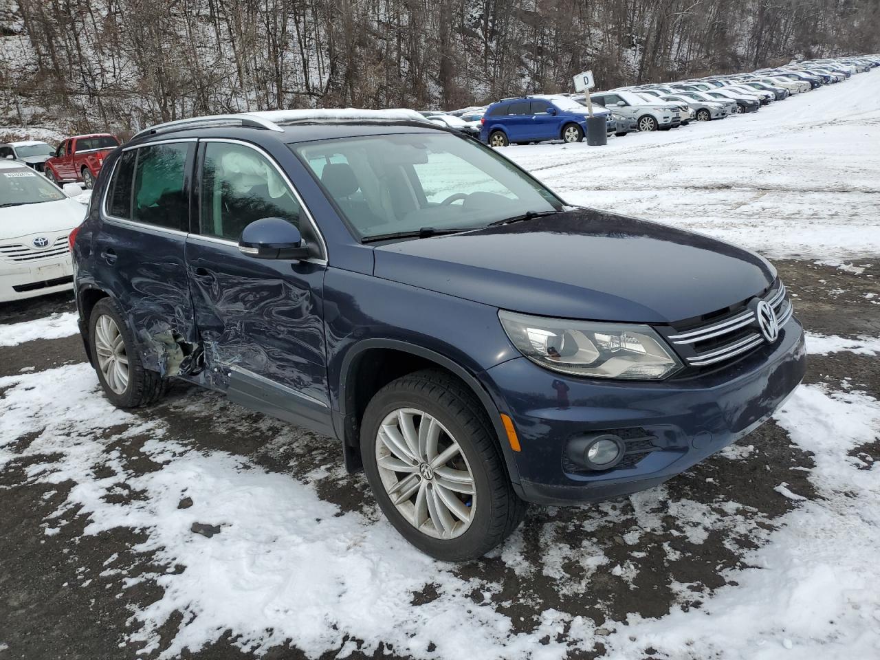 2016 Volkswagen Tiguan - Image 4