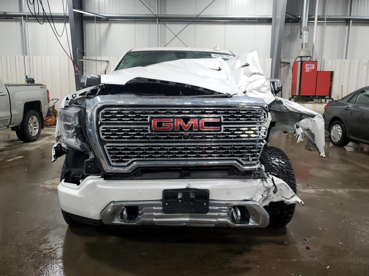 2022 GMC Sierra - Image 5