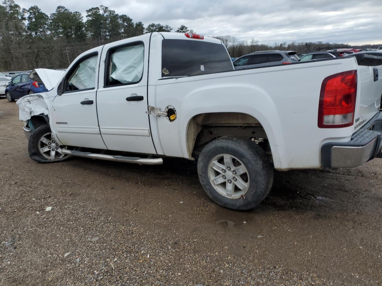 2011 GMC Sierra - Image 2