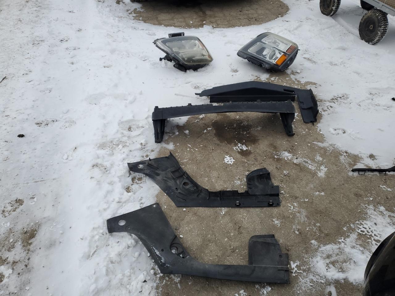 2015 GMC Terrain - Image 13