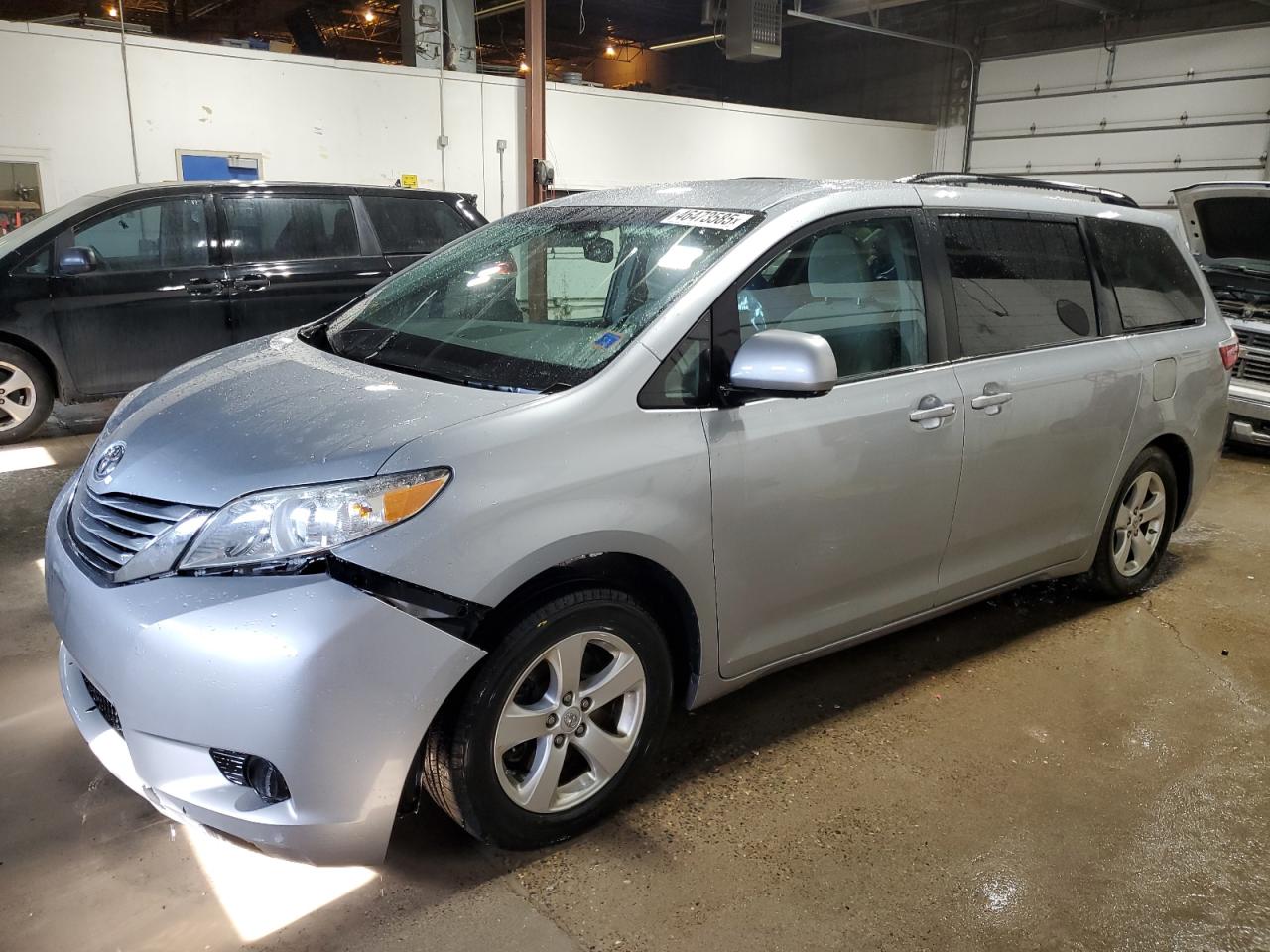 2015 Toyota Sienna - Image 1