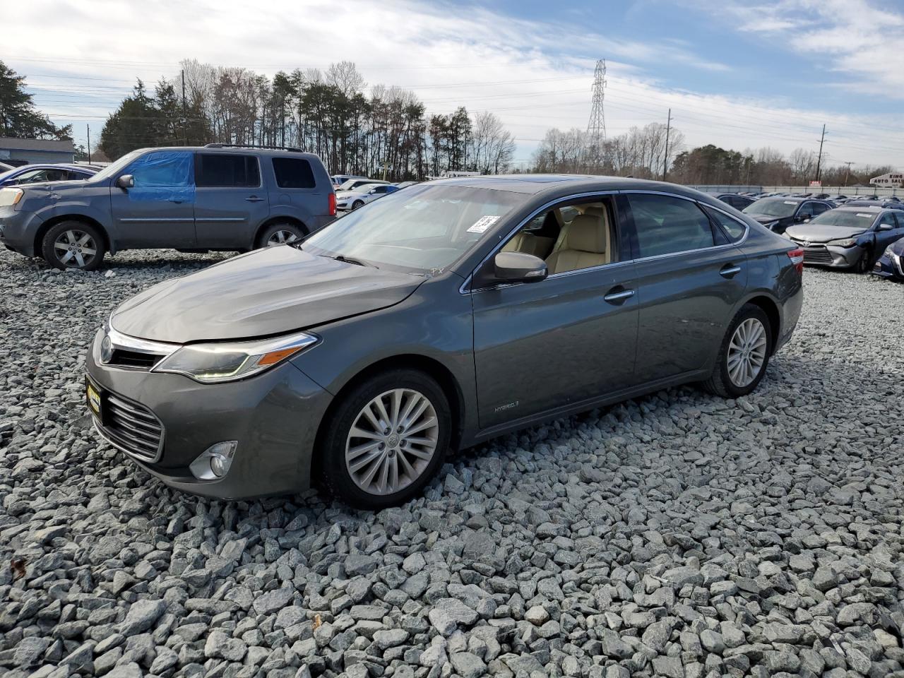 2014 Toyota Avalon - Image 1