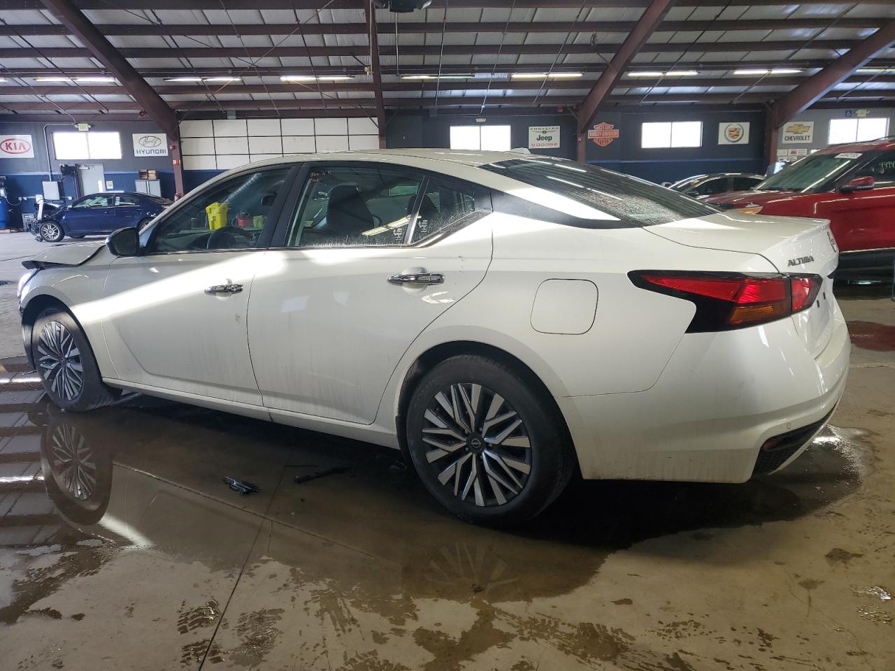2024 Nissan Altima - Image 2