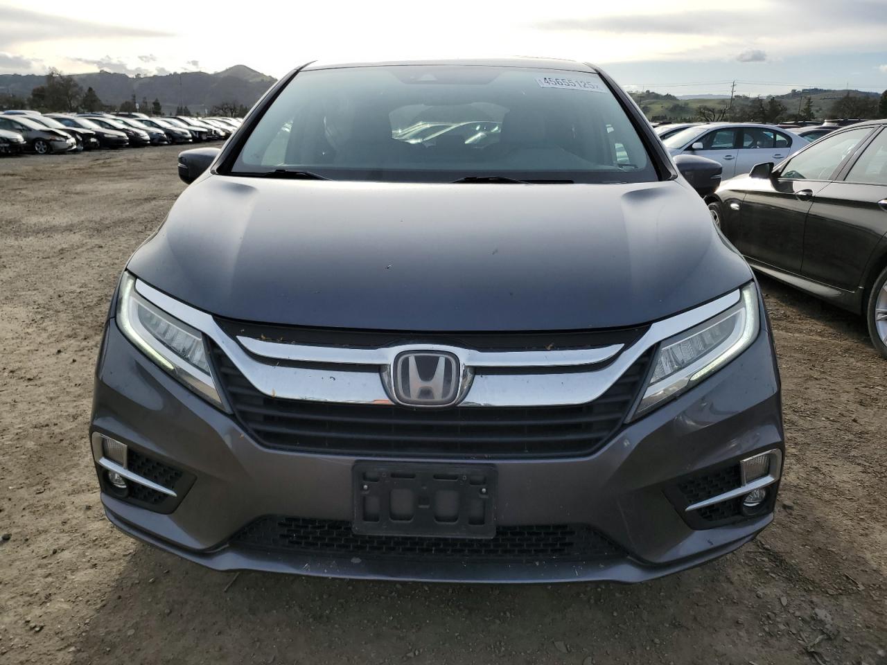 2018 Honda Odyssey - Image 5