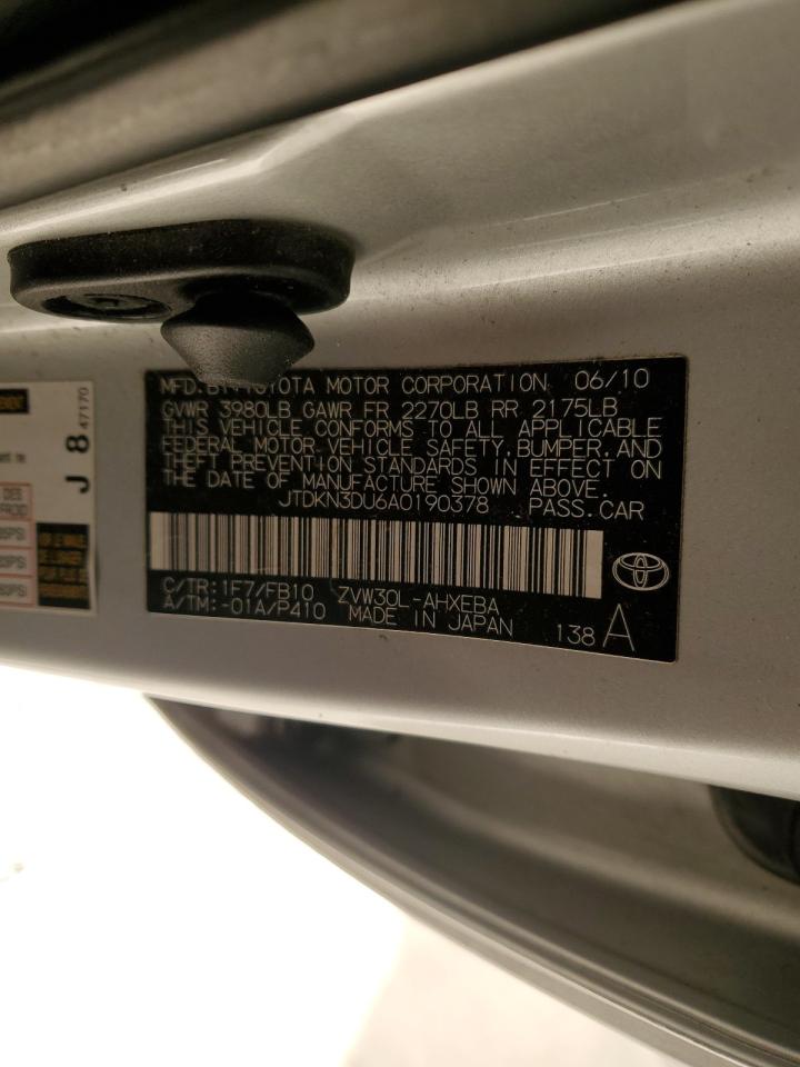 2010 Toyota Prius - Image 12