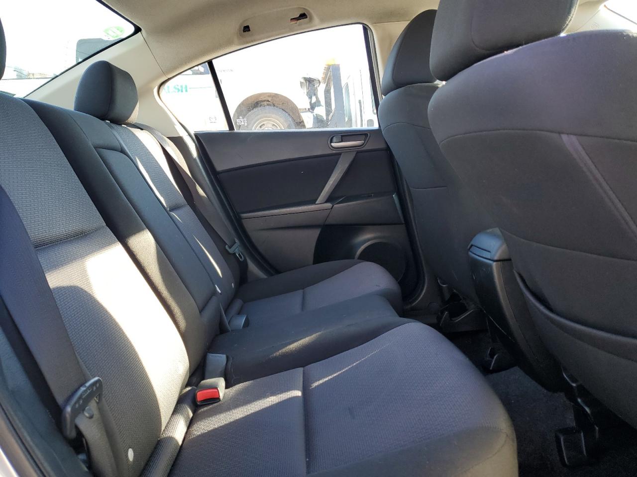 2010 Mazda 3 - Image 11
