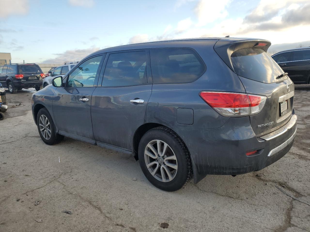 2014 Nissan Pathfinder - Image 2