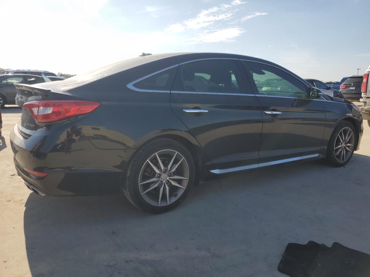 2015 Hyundai Sonata - Image 3