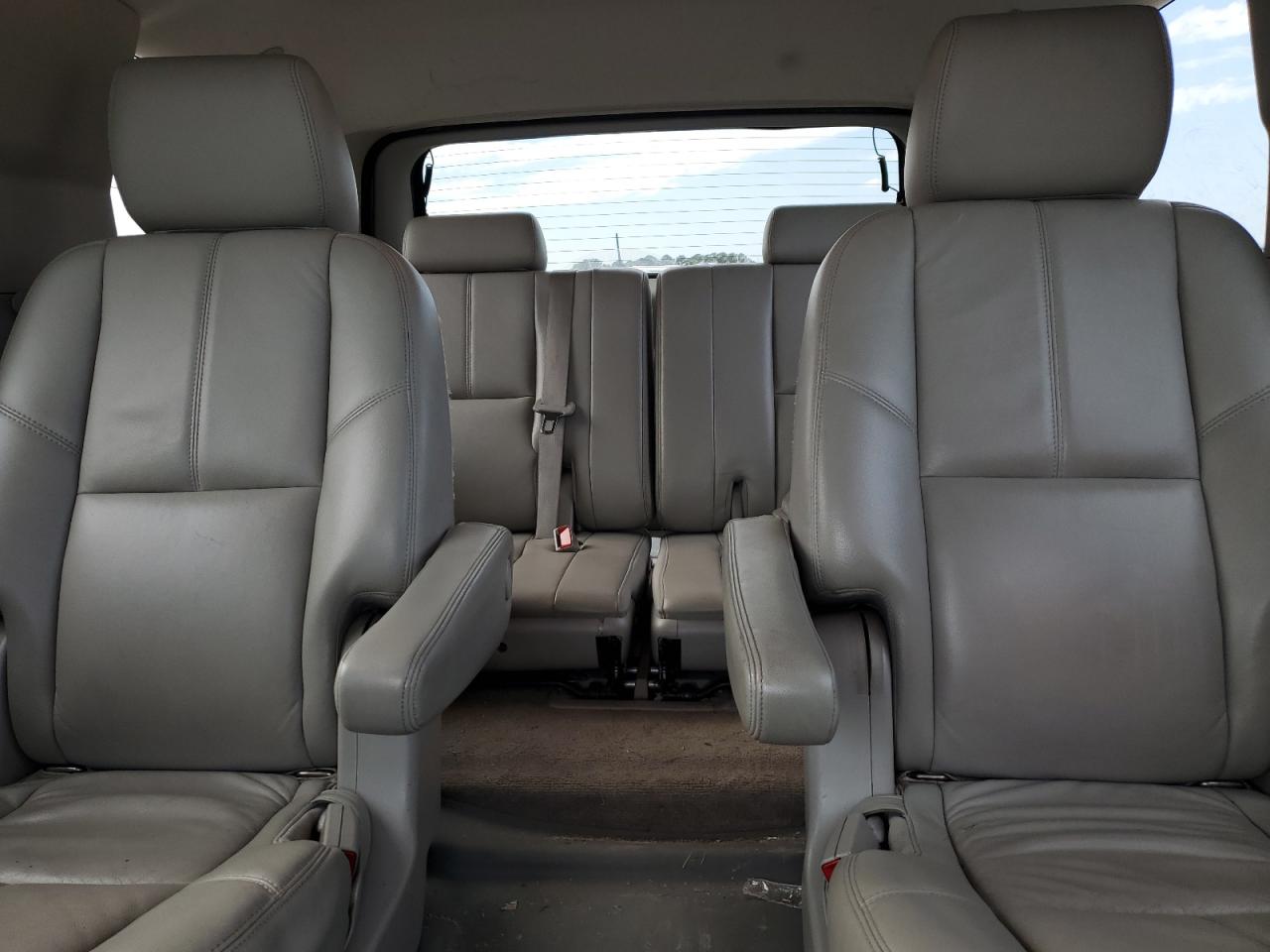 2011 Chevrolet Tahoe - Image 10