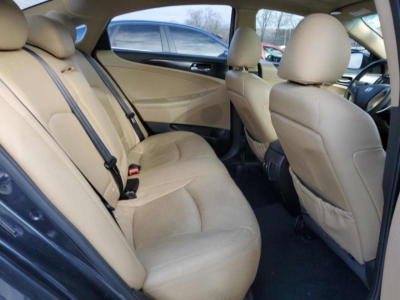 2013 Hyundai Sonata - Image 10