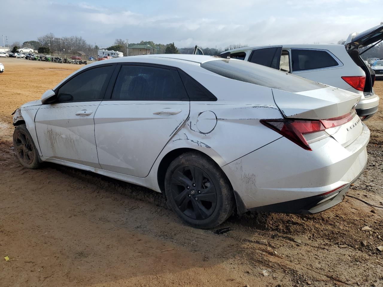 2022 Hyundai Elantra - Image 2