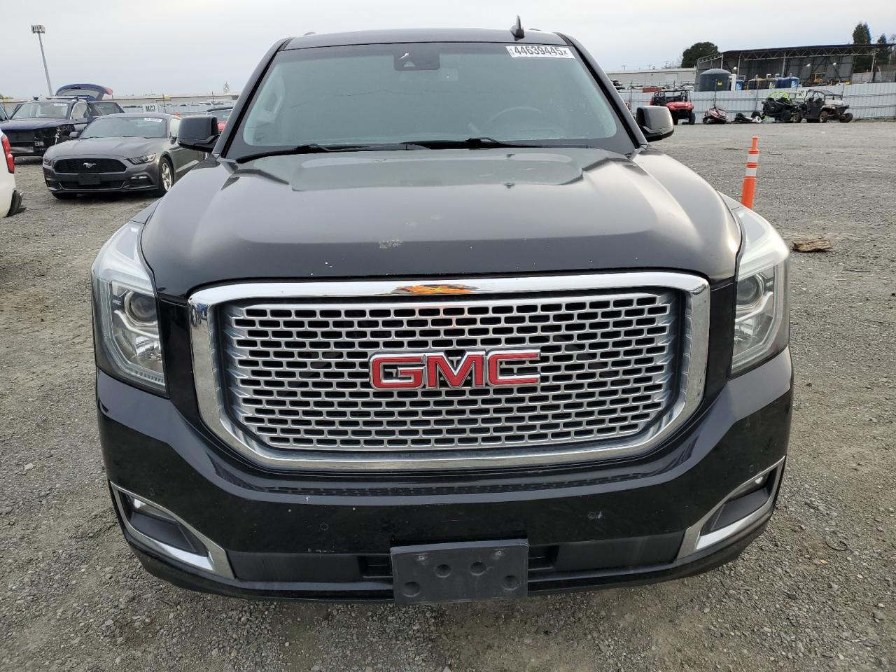 2015 GMC Yukon - Image 5