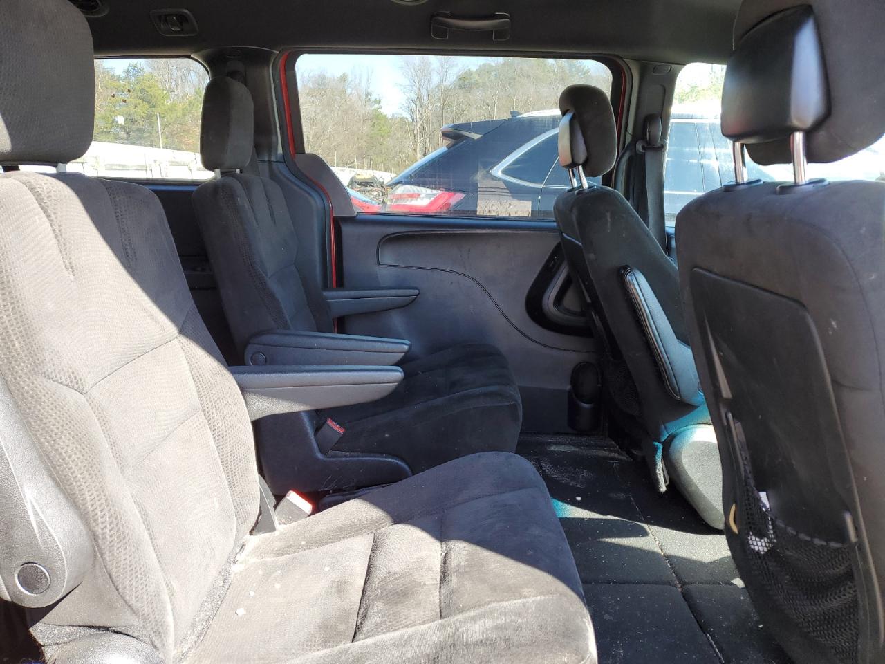 2016 Dodge Caravan - Image 11