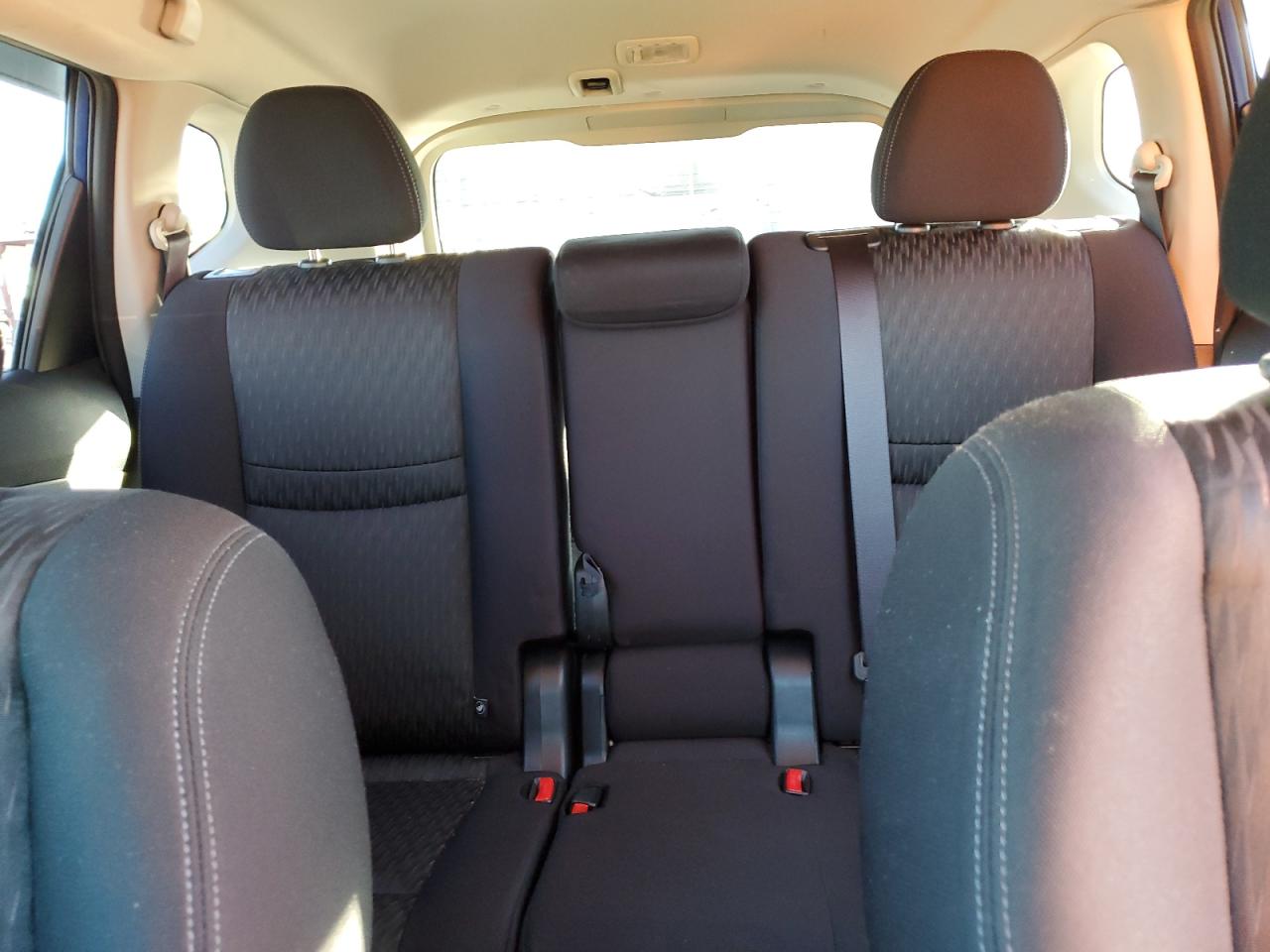 2020 Nissan Rogue - Image 10
