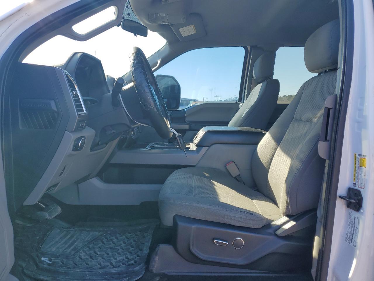2017 Ford F250 - Image 7
