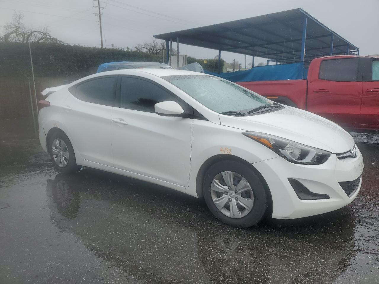 2016 Hyundai Elantra - Image 4