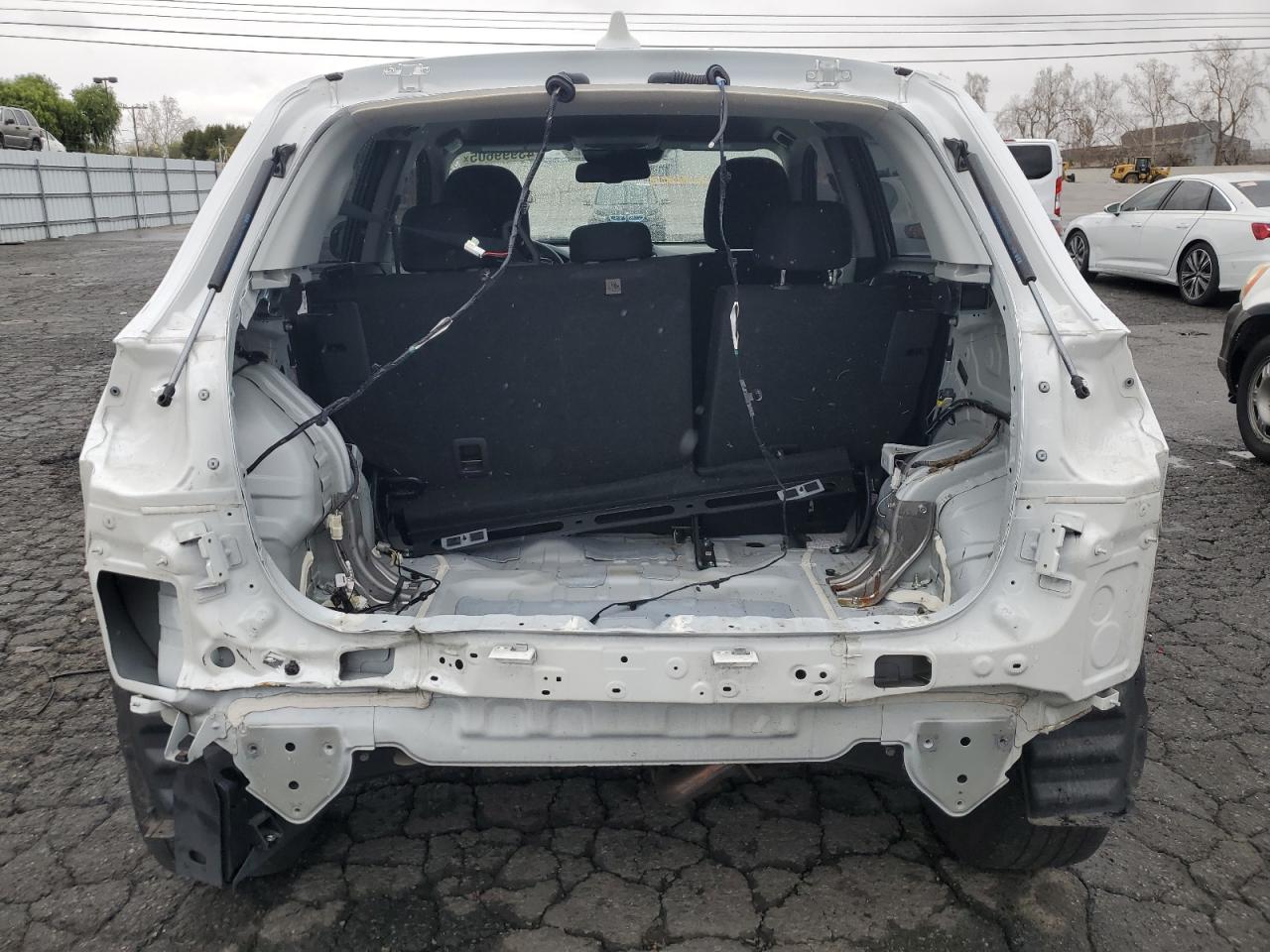 2021 Mitsubishi Outlander - Image 6