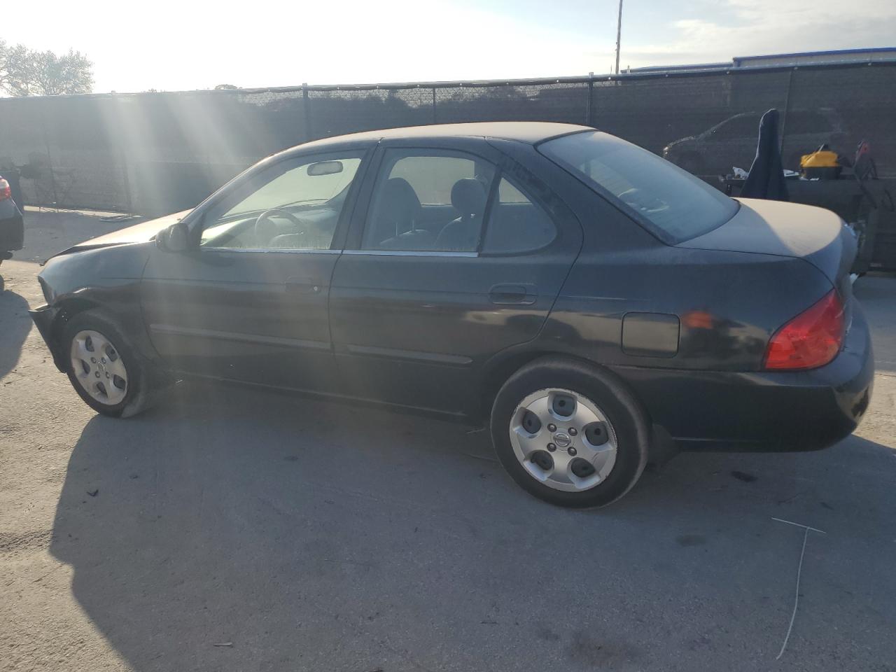 2006 Nissan Sentra - Image 2