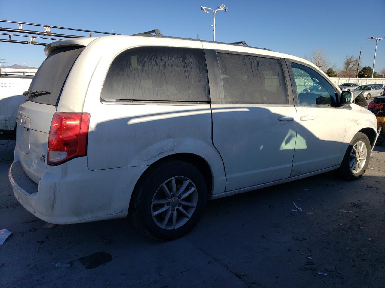 2019 Dodge Caravan - Image 3