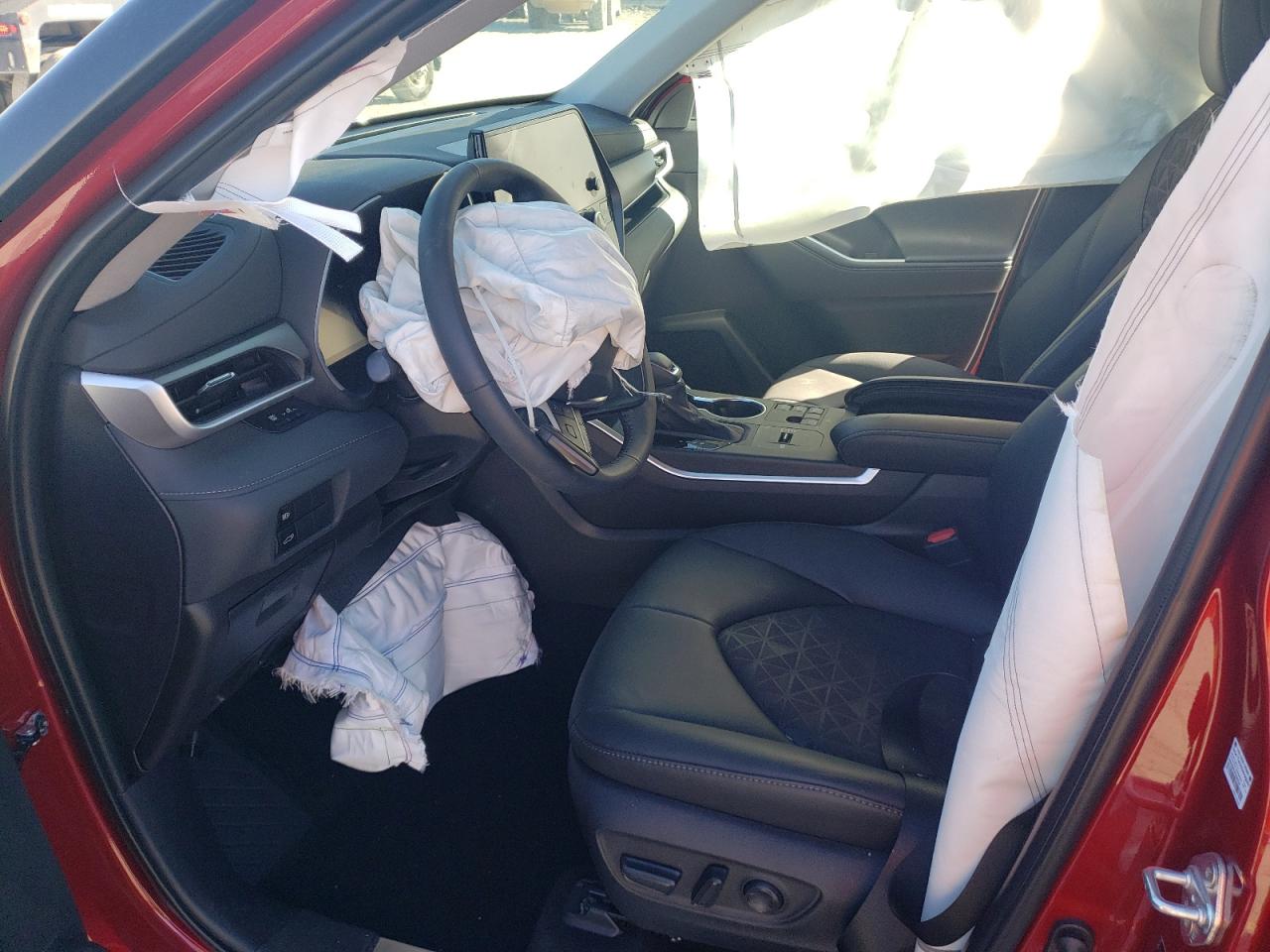 2024 Toyota Highlander - Image 7