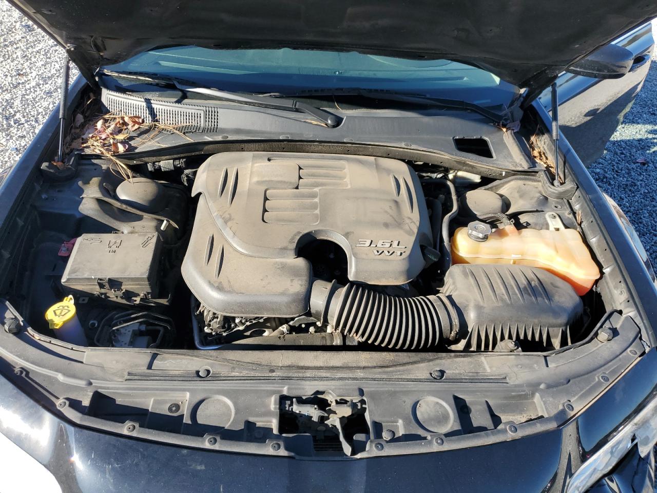 2016 Chrysler 300 - Image 12